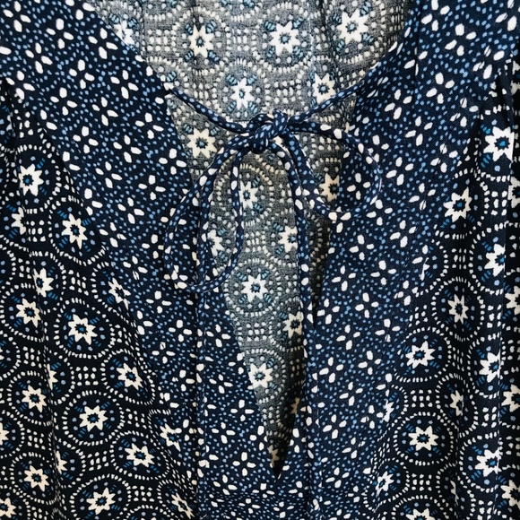 Old Navy Patterned Blouse  S - Picture 3 of 6